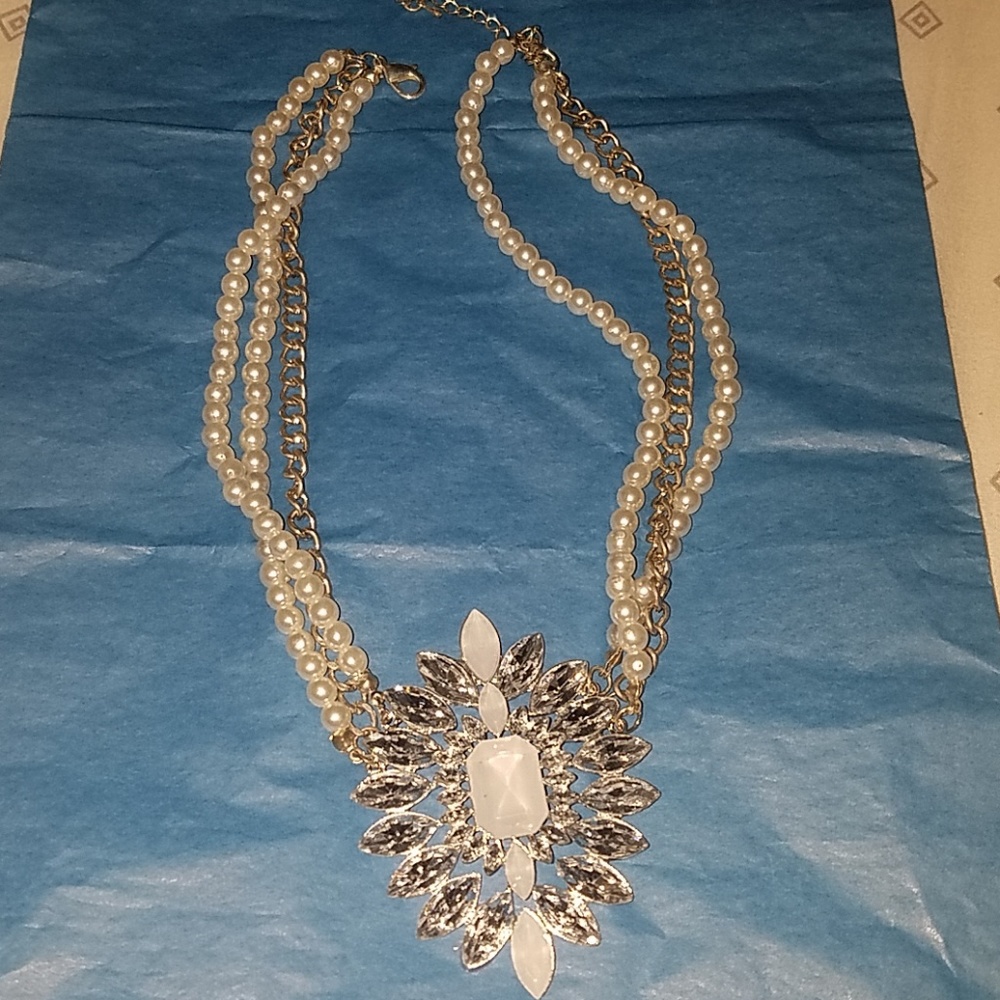 Statement necklace